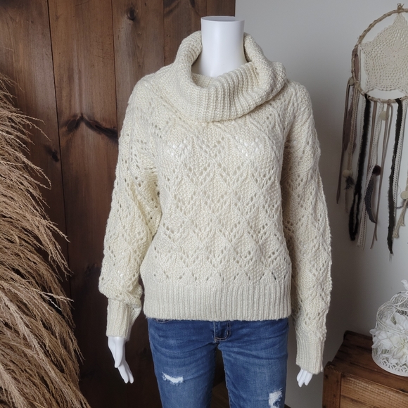Forever 21 Sweaters - NWT Forever 21 Cowl Knit Sweater